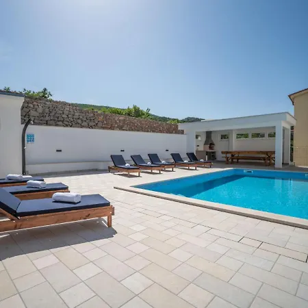 Josipa-1 아파트 *